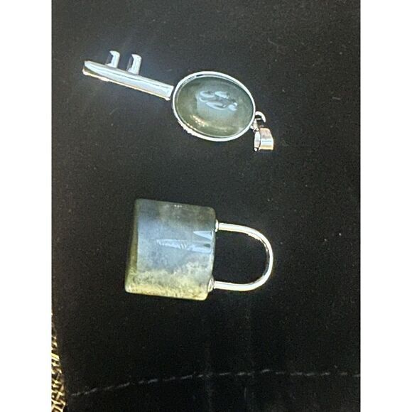 Green Aventurine Set Of 2 Lock And Key Pendant Silver tone - Picture 2 of 3